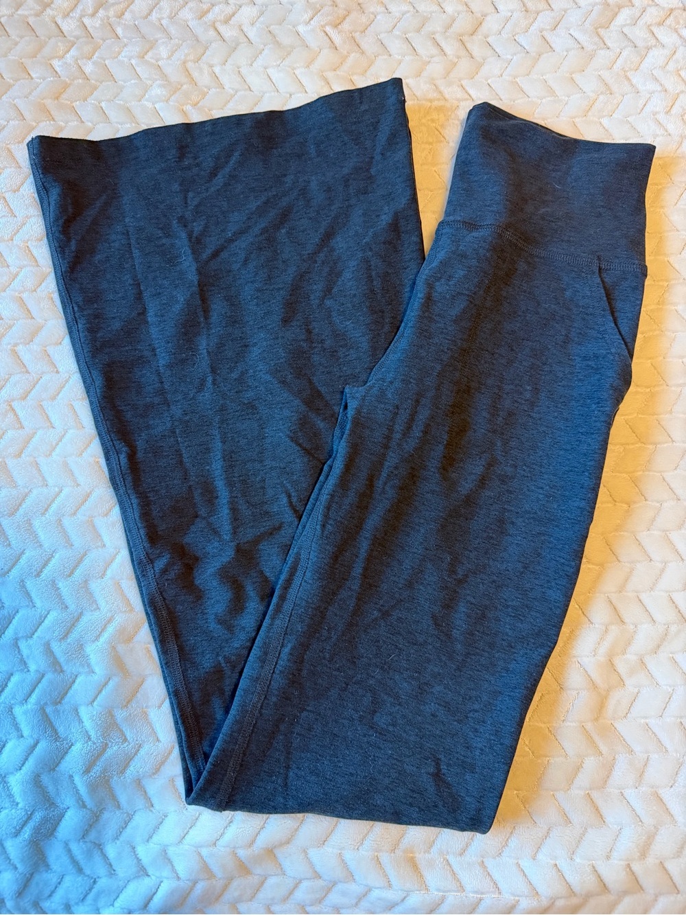 Beyond Yoga Flares Dark Grey 31.5” Inseam Size XS